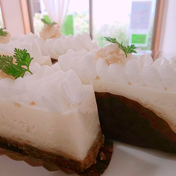 しっとりとした食感と、やさしい甘さが人気のショートケーキです。